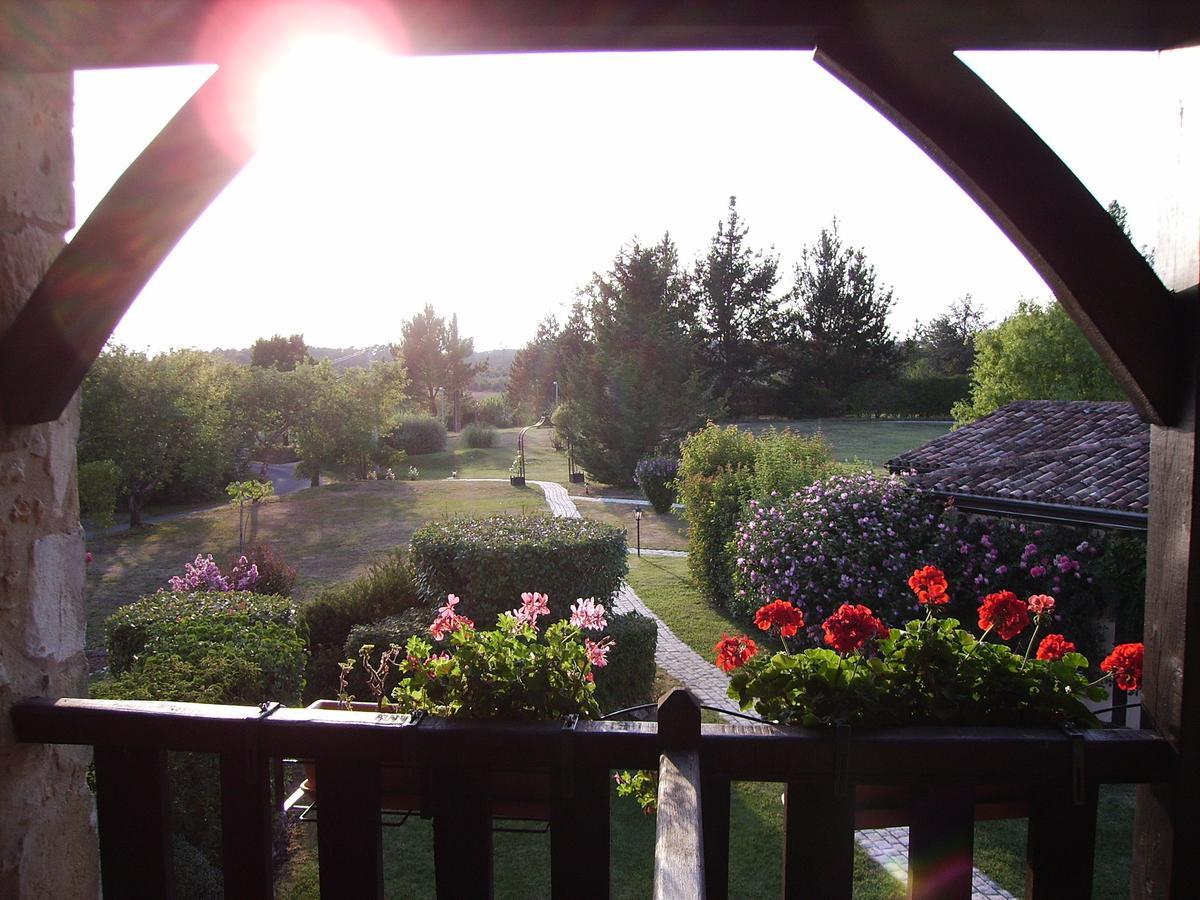 Hotel Au Jardin Fleuri Bosset Exterior foto