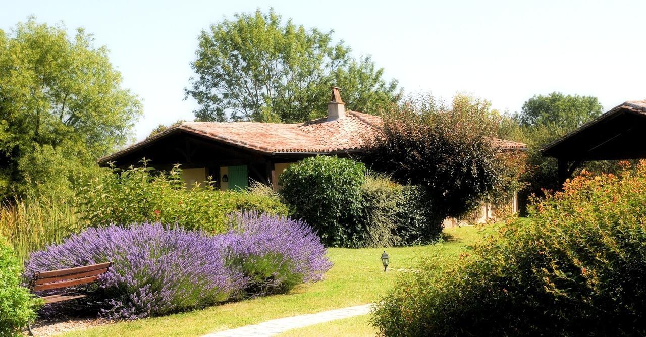 Hotel Au Jardin Fleuri Bosset Exterior foto
